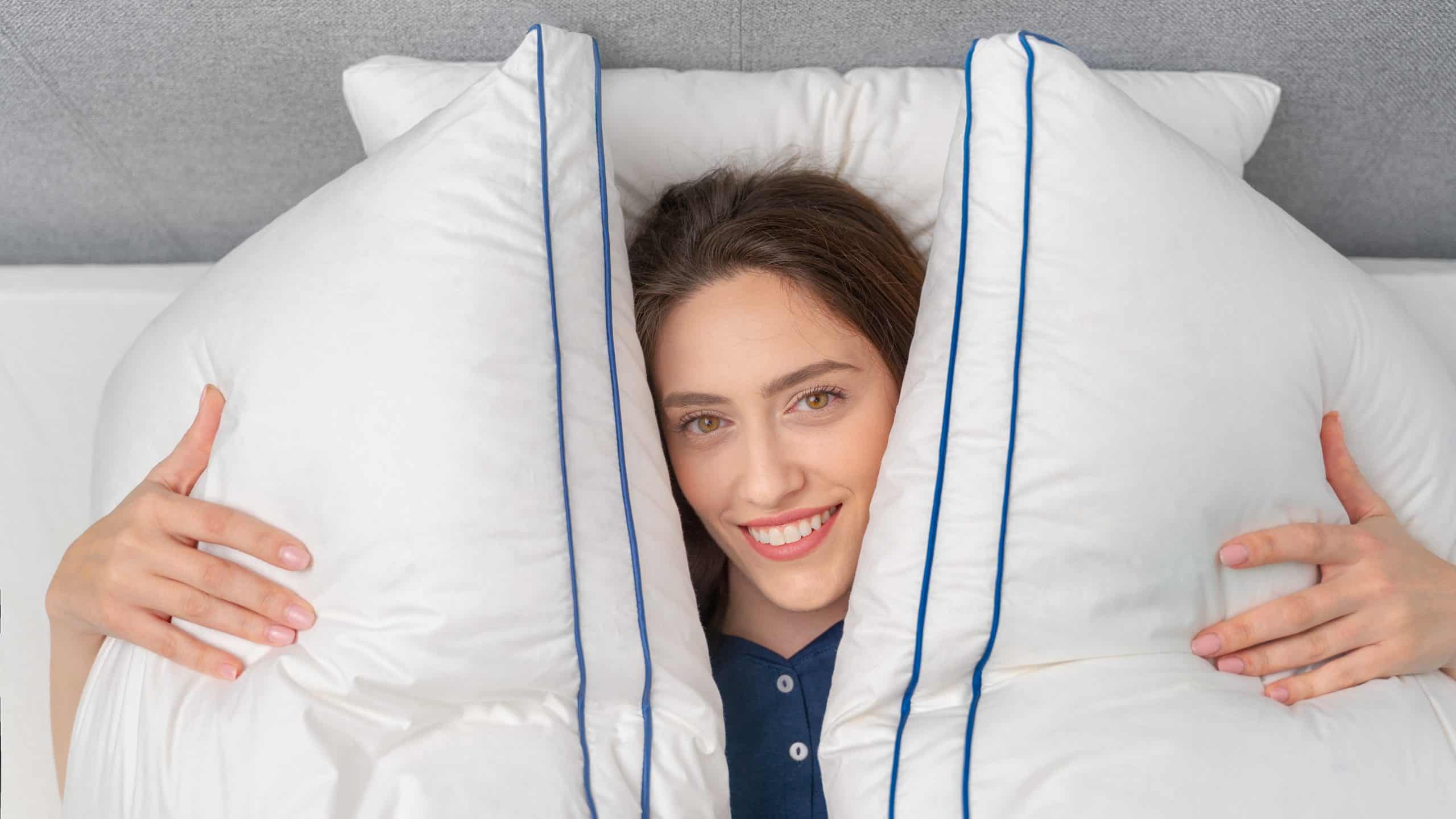 Soft and luxurious down pillow